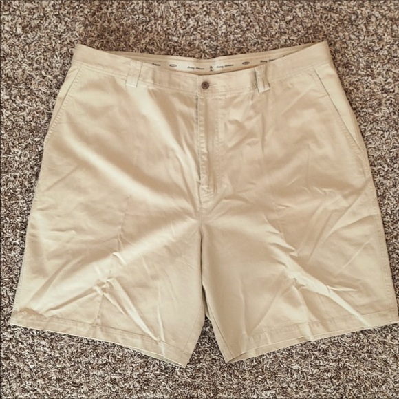 Tommy Bahama Khaki Shorts, Size 42 - Picture 1 of 8
